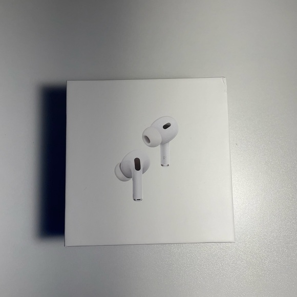Apple AirPods Pro in Classic White